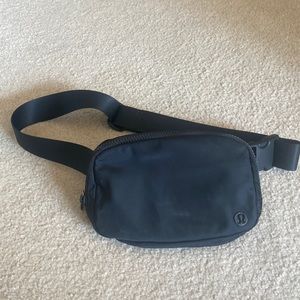 lululemon everywhere belt bag